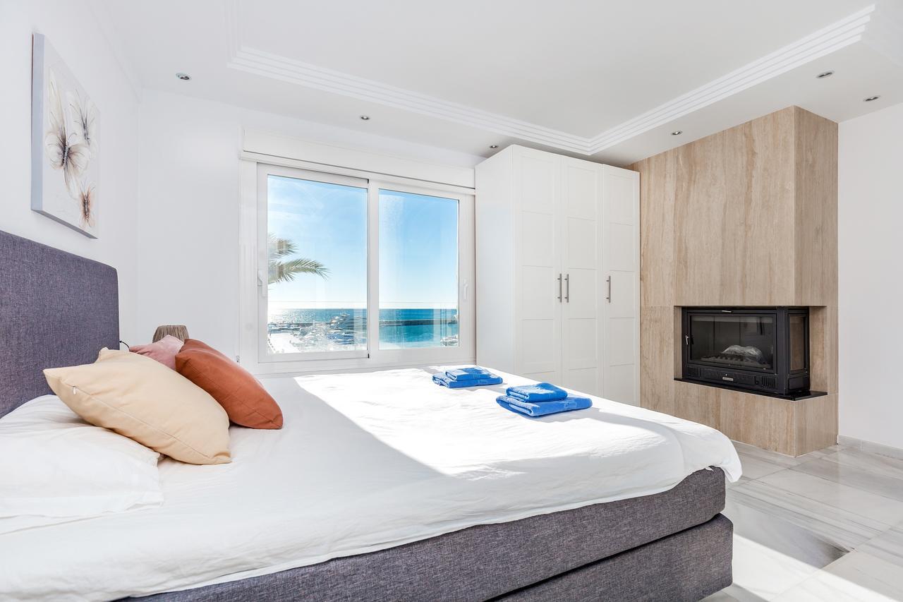 Front Line Penthouse Puerto Banus With Sea Views Lägenhet Marbella Exteriör bild