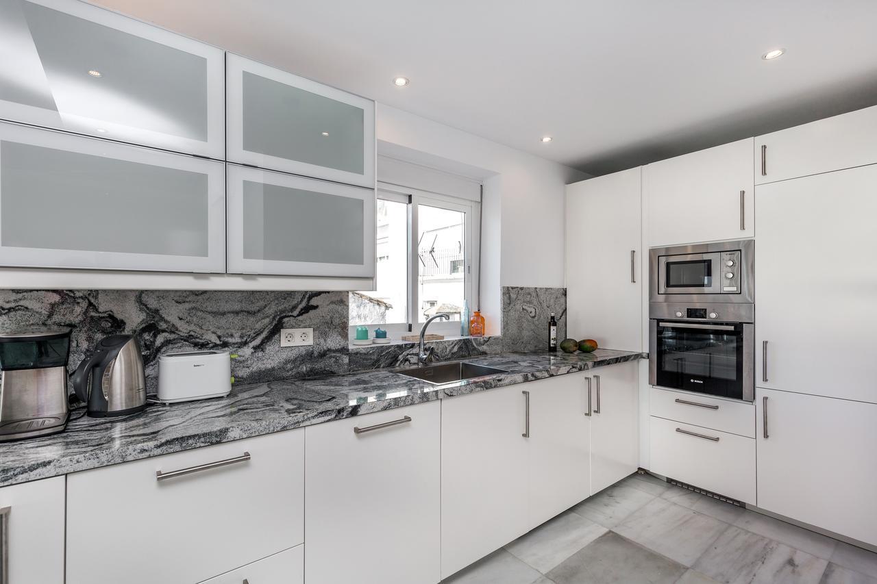 Front Line Penthouse Puerto Banus With Sea Views Lägenhet Marbella Exteriör bild