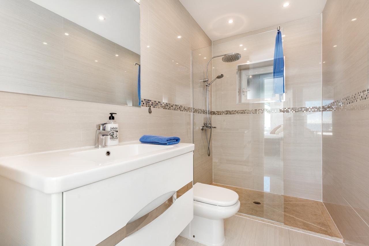 Front Line Penthouse Puerto Banus With Sea Views Lägenhet Marbella Exteriör bild